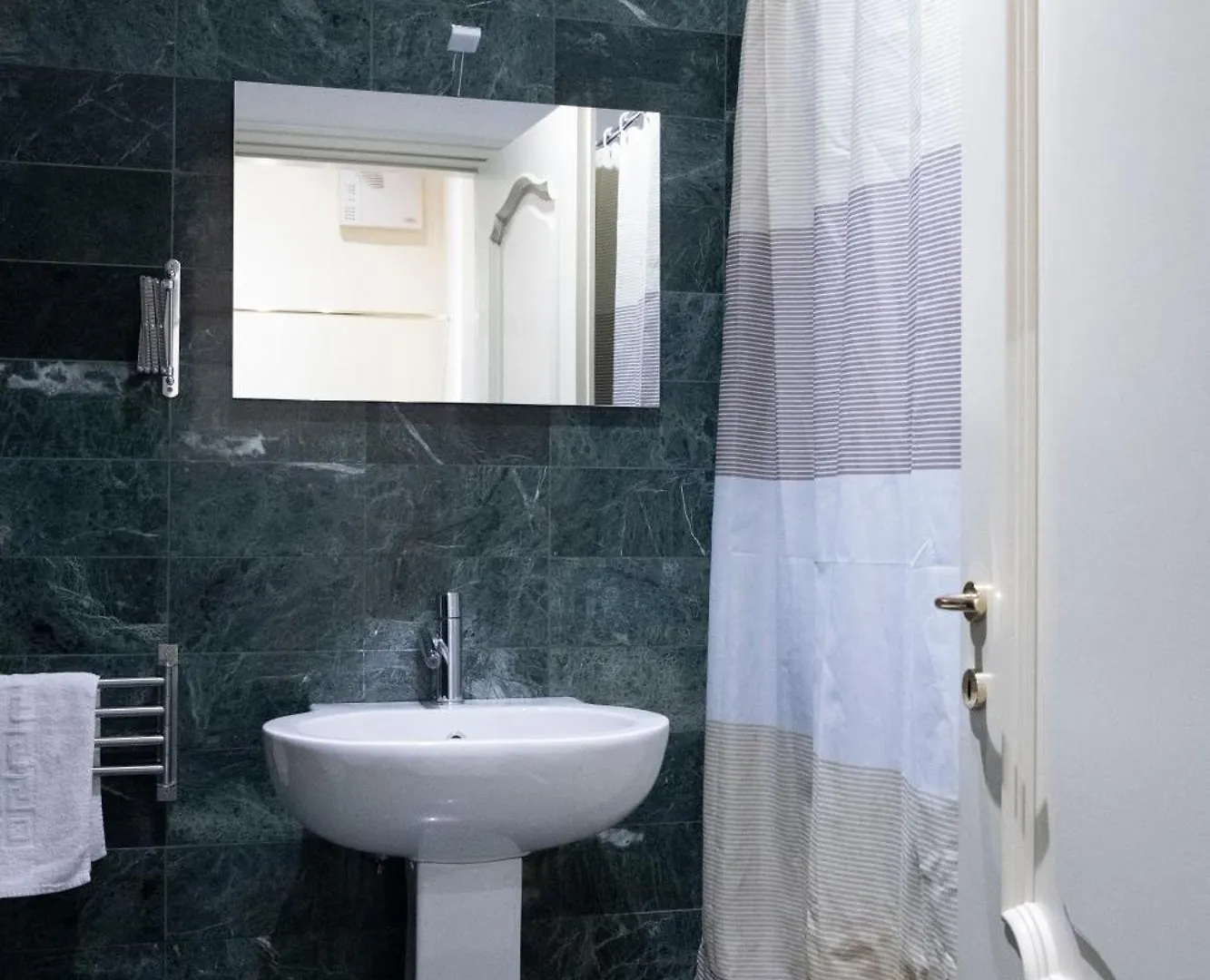 Sistina Apartment 로마 0*,